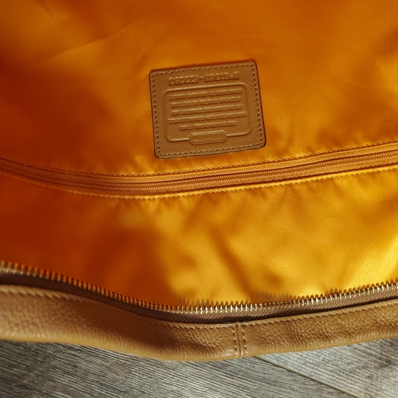 Coach Shoulder Bag - Picture 3 of 10